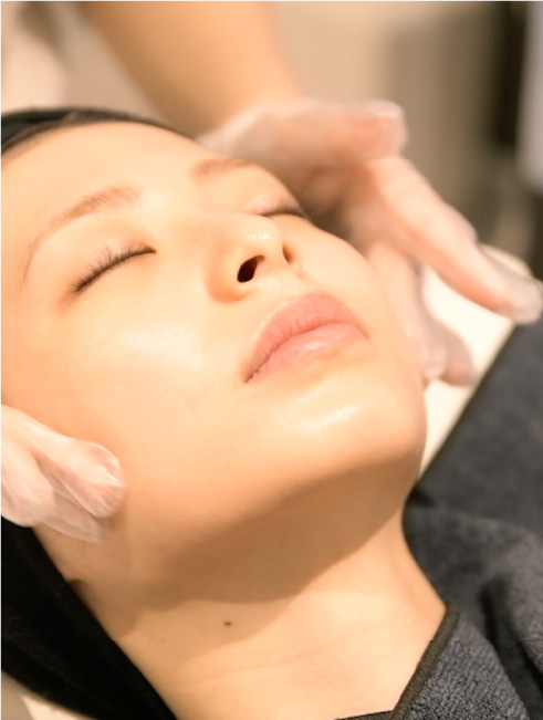 Sea Sail Beauty Clinic ハイドラフェイシャルの施術イメージ